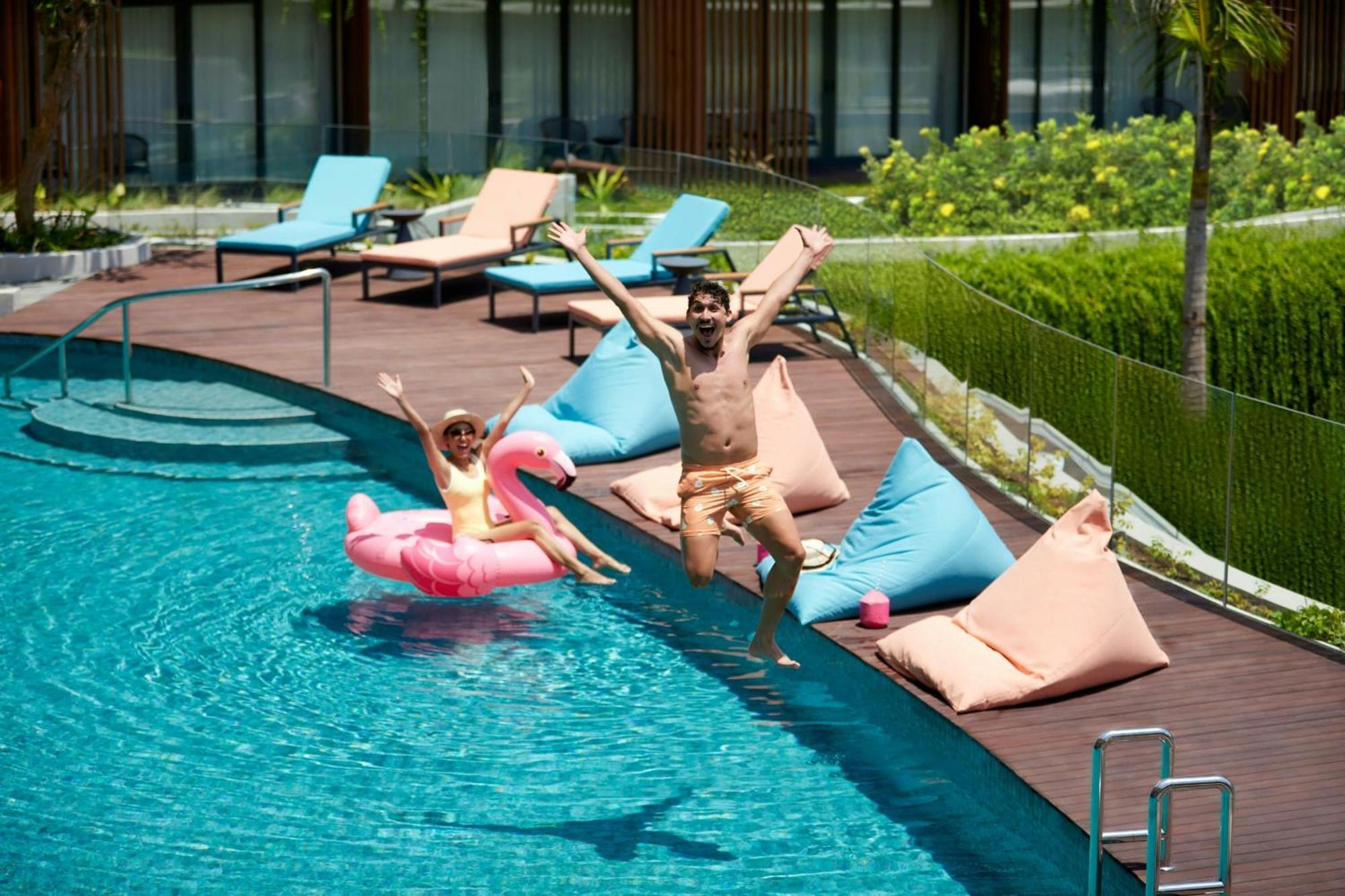 Aloft Bali Kuta At Beachwalk Kültér fotó
